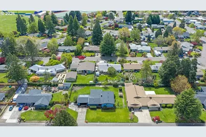 948 NE Queens Ln, Hillsboro, OR 97124 - Photo 44