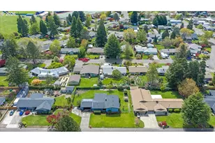 948 NE Queens Ln, Hillsboro, OR 97124 - Photo 44