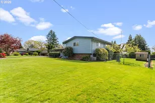 948 NE Queens Ln, Hillsboro, OR 97124 - Photo 34