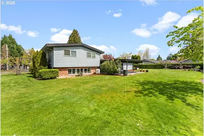 948 NE Queens Ln, Hillsboro, OR 97124 - Photo 40