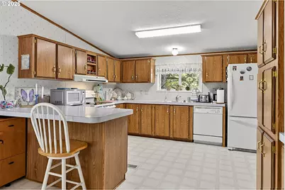 94998 Spring Valley Ln, Marcola, OR 97454 - Photo 12