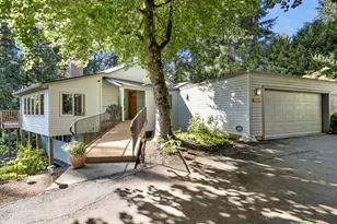 6019 SW Woods Ct, Portland, OR 97221 - Photo 2