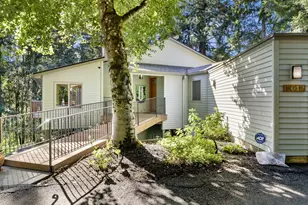 6019 SW Woods Ct, Portland, OR 97221 - Photo 2