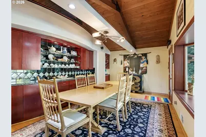 6019 SW Woods Ct, Portland, OR 97221 - Photo 12