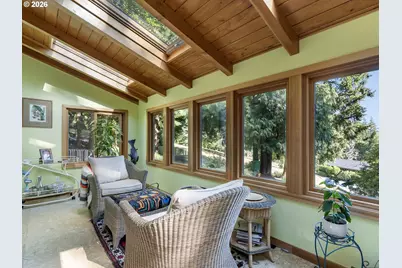 6019 SW Woods Ct, Portland, OR 97221 - Photo 10