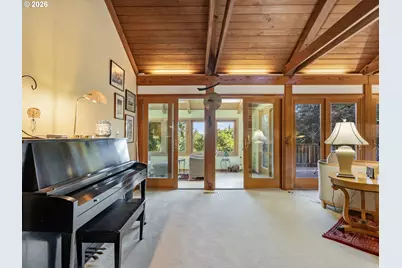 6019 SW Woods Ct, Portland, OR 97221 - Photo 6