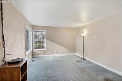 1666 W Myrtle Ave, Roseburg, OR 97471 - Photo 10