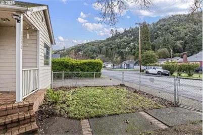 1666 W Myrtle Ave, Roseburg, OR 97471 - Photo 32