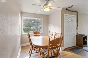 1666 W Myrtle Ave, Roseburg, OR 97471 - Photo 8