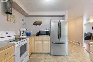 220 Wells Rd, Oakland, OR 97462 - Photo 20