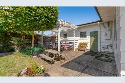 1110 W Oak St, Lebanon, OR 97355 - Photo 36