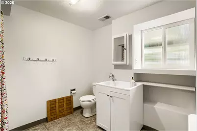 854 NE 16th Ave, Canby, OR 97013 - Photo 22