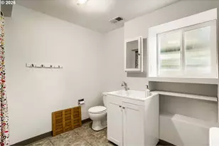 854 NE 16th Ave, Canby, OR 97013 - Photo 22
