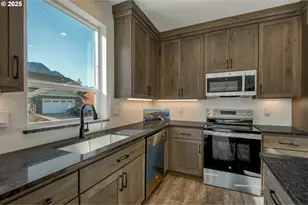 1099 SE Windsong Dr, Cascade Locks, OR 97014 - Photo 14