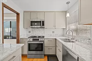 14859 NE Thompson St, Portland, OR 97230 - Photo 12