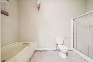 609 NE South Shore Rd, Portland, OR 97211 - Photo 28
