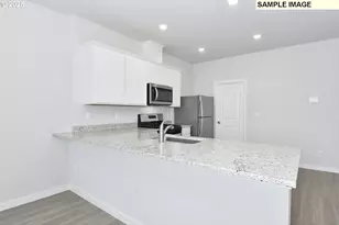 1171 Parkside Ave, Woodburn, OR 97071 - Photo 8