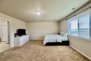 277 SW Mount Rainier St, McMinnville, OR 97128 - Photo 24