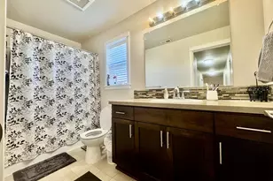 277 SW Mount Rainier St, McMinnville, OR 97128 - Photo 34