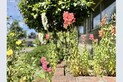 3602 NE 134th Ave, Portland, OR 97230 - Photo 4