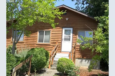 210 W Franklin St, Bingen, WA 98605 - Photo 2