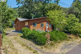 210 W Franklin St, Bingen, WA 98605 - Photo 2