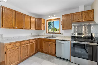 210 W Franklin St, Bingen, WA 98605 - Photo 14
