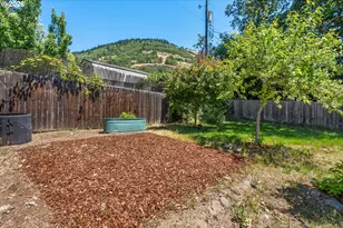 210 W Franklin St, Bingen, WA 98605 - Photo 8