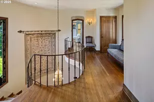 5570 SW Menefee Dr, Portland, OR 97239 - Photo 24