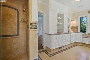 5570 SW Menefee Dr, Portland, OR 97239 - Photo 30