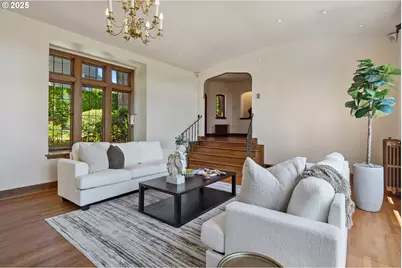 5570 SW Menefee Dr, Portland, OR 97239 - Photo 12