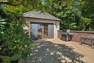 5570 SW Menefee Dr, Portland, OR 97239 - Photo 44