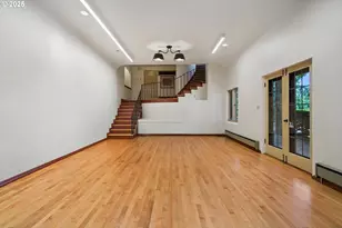 5570 SW Menefee Dr, Portland, OR 97239 - Photo 40