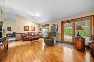 701 SW Linneman Ct, Gresham, OR 97030 - Photo 8