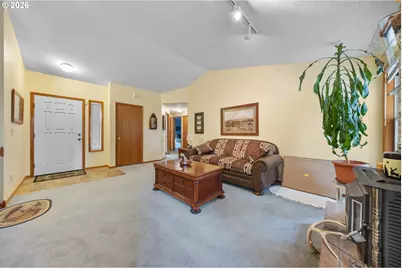 701 SW Linneman Ct, Gresham, OR 97030 - Photo 4
