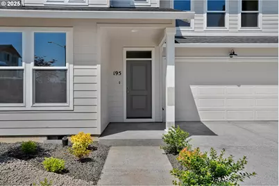 195 SE Acacia Dr, Gresham, OR 97080 - Photo 2