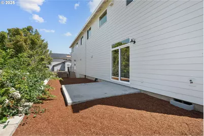 195 SE Acacia Dr, Gresham, OR 97080 - Photo 32