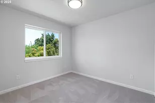 195 SE Acacia Dr, Gresham, OR 97080 - Photo 16