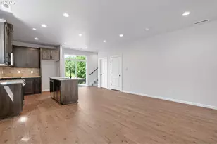 195 SE Acacia Dr, Gresham, OR 97080 - Photo 10