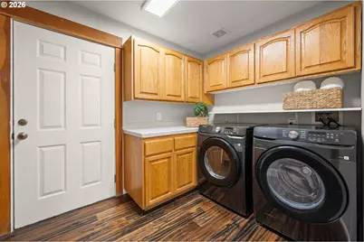 2262 Todd St, Eugene, OR 97405 - Photo 14