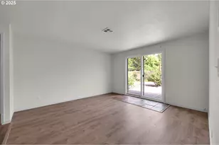 2267 Blackburn St, Eugene, OR 97405 - Photo 14