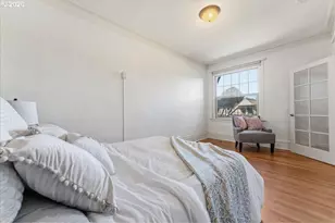 2109 NW Irving St, Portland, OR 97210 - Photo 10