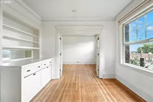 2109 NW Irving St, Portland, OR 97210 - Photo 10