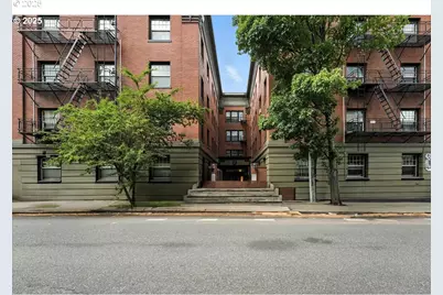 2109 NW Irving St #304, Portland, OR 97210 - Photo 2