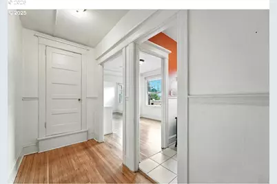 2109 NW Irving St #304, Portland, OR 97210 - Photo 8