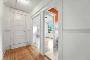 2109 NW Irving St, Portland, OR 97210 - Photo 8