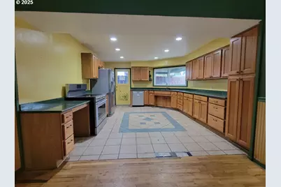 2910 SE Hillyard Rd, Gresham, OR 97080 - Photo 14