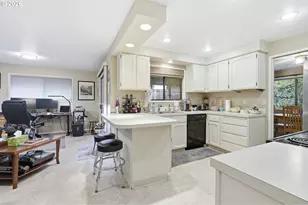 7505 SW Hyland Way, Beaverton, OR 97008 - Photo 8