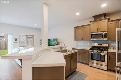 2856 S Nectarine St, Cornelius, OR 97113 - Photo 6