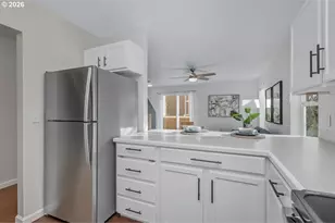 1687 SE Linn St, Portland, OR 97202 - Photo 14